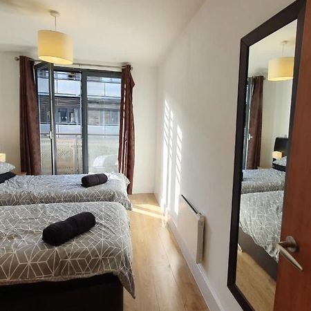 Modern Arcadian Centre Apartment 2 Bed / Balcony เบอร์มิงแฮม ภายนอก รูปภาพ
