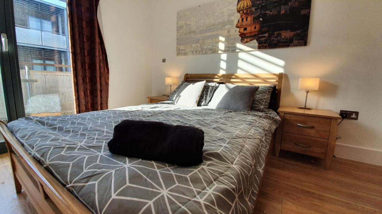 Modern Arcadian Centre Apartment 2 Bed / Balcony เบอร์มิงแฮม ภายนอก รูปภาพ